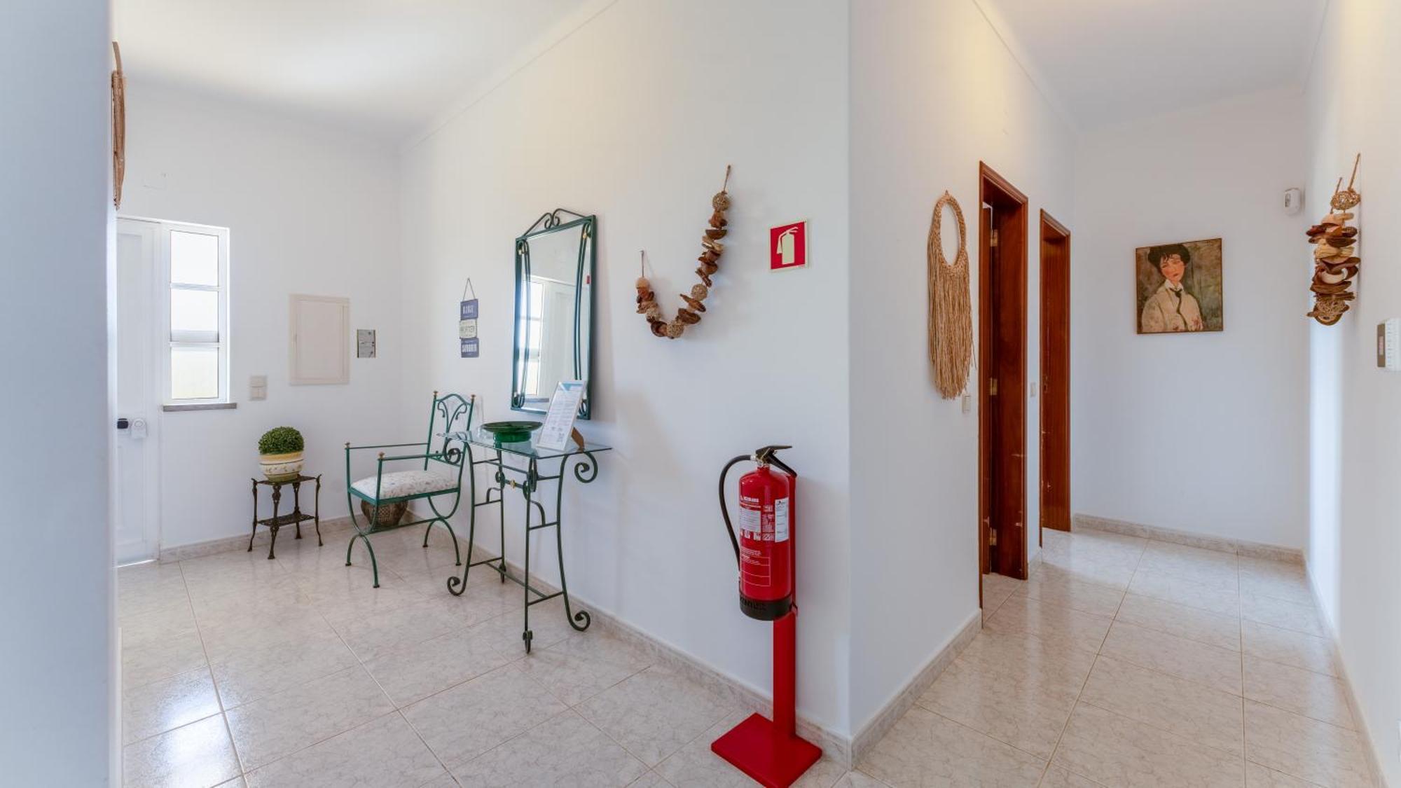 Sunny & Calm 4 Bdr House W/ Pool By Lovelystay Santo Estevao  Kültér fotó
